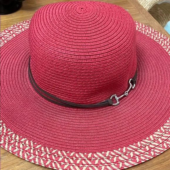 Flat Top Red Hat Hook Closure - Picture 1 of 2